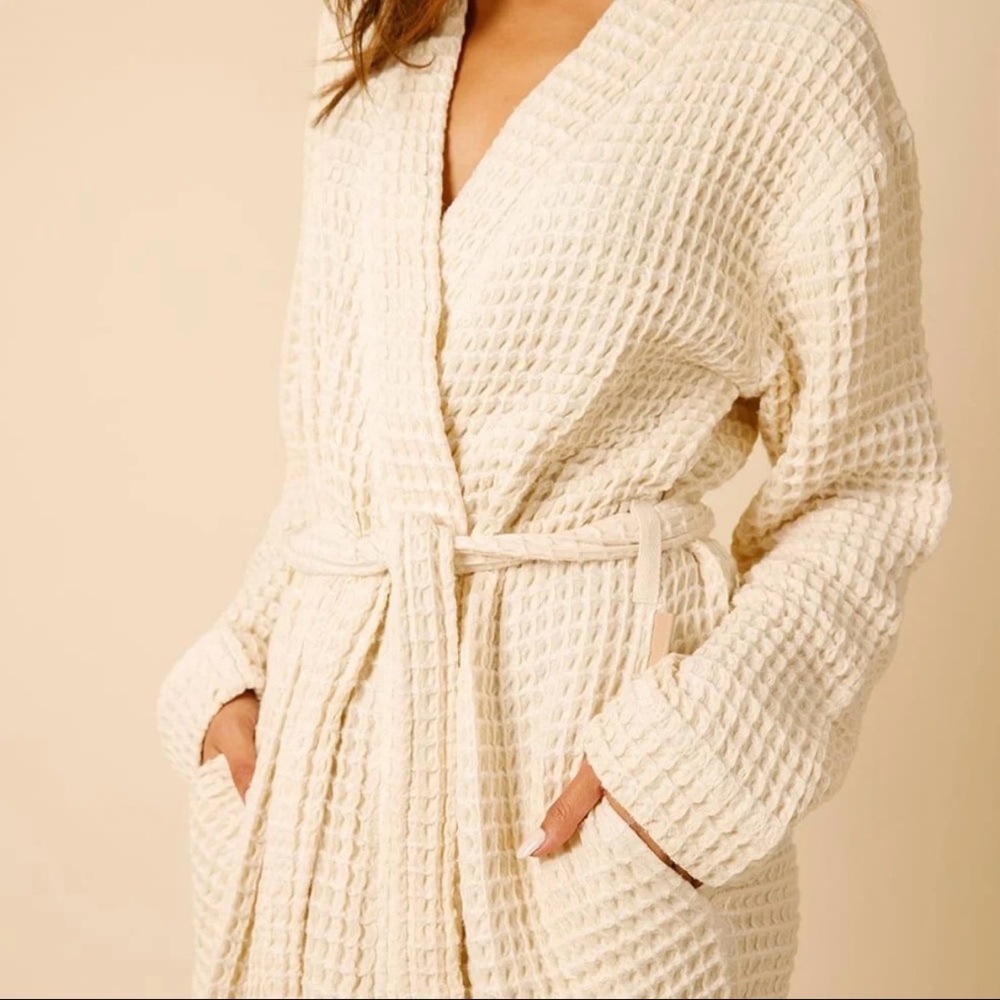 Happy Place Robe - Picture 2 of 6